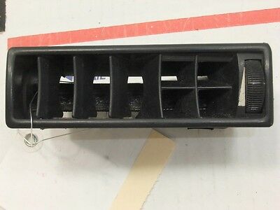 OEM Front Driver Side Air Vent Mercedes Benz W126 380 1985 126 831 07 42