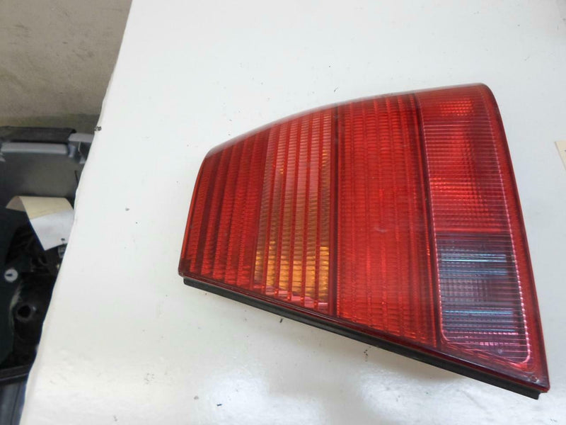 OEM Right Taillight Volkswagen Jetta 1999 2000 2001 2002 2003 963674