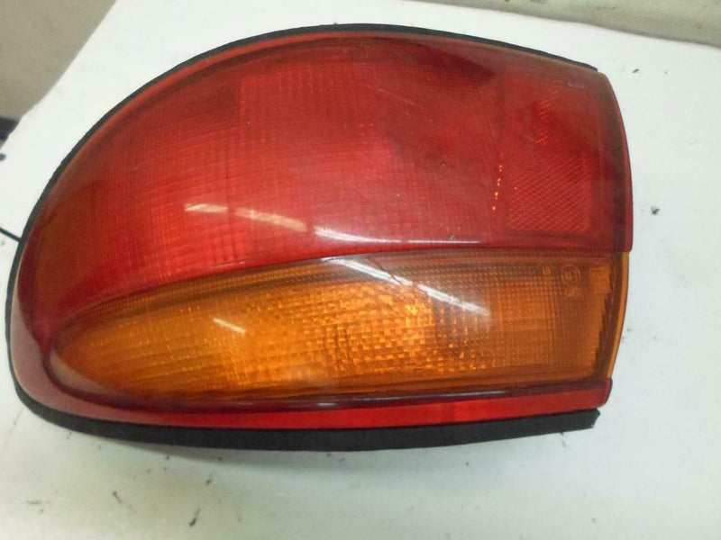 OEM Taillight Right Passenger Mazda Millenia 1995 1996 1997 1998 220-61693