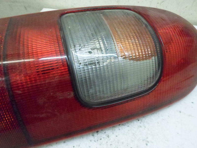 OEM Right Taillight Chevrolet Venture 1999 2000 2001 2002 2003 2004 10432600