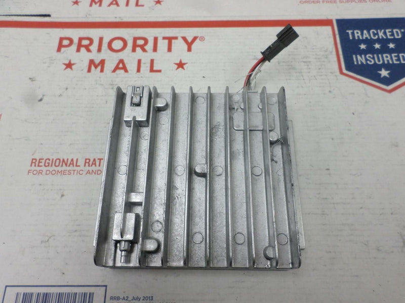 Telephone Amplifier Antenna Control Module BMW E66 745Li 2002 SYN9747A SYN9526 Motorola