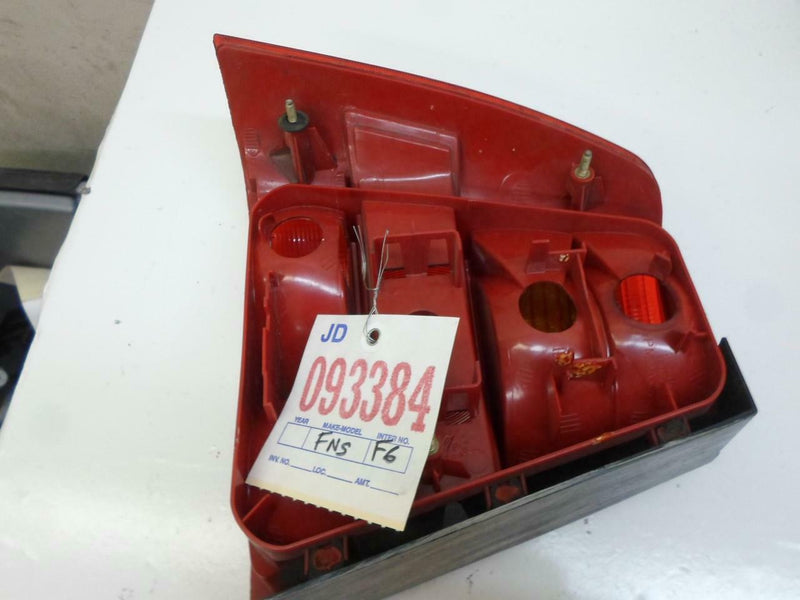 OEM Right Taillight Volkswagen Jetta 1999 2000 2001 2002 2003 963674