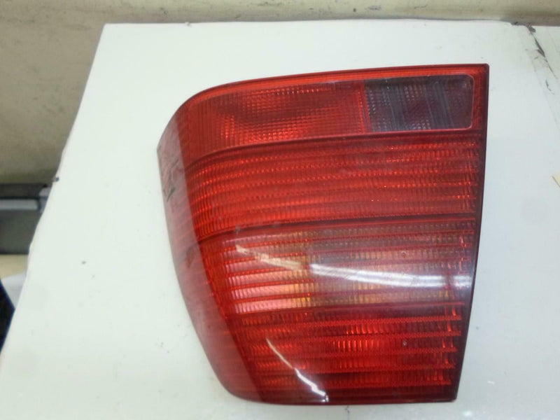 OEM Right Taillight Volkswagen Jetta 1999 2000 2001 2002 2003 963674