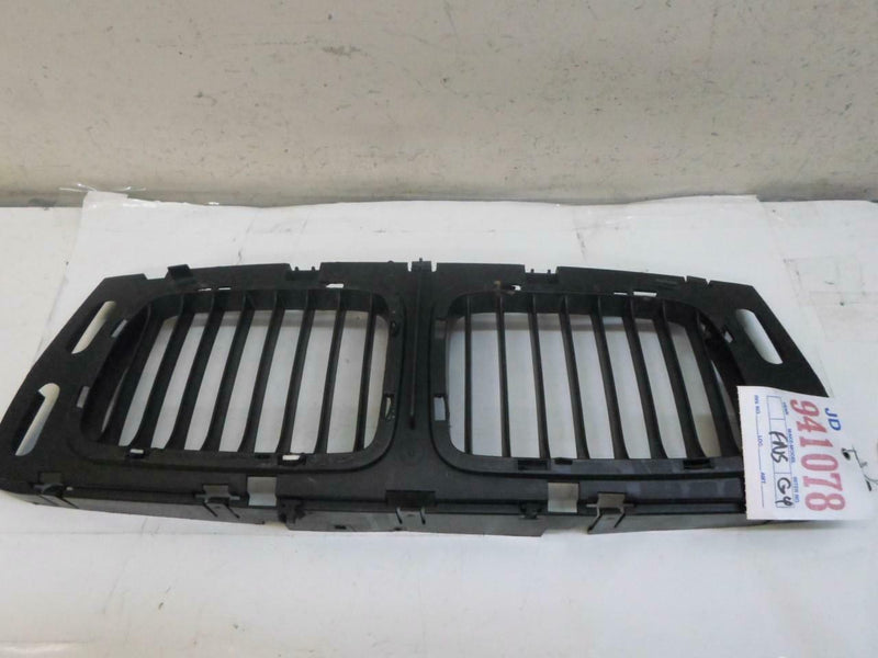 OEM Front Exterior Grille BMW 520I 1988 1989 1990 1991 1992 1993 1994 8148727