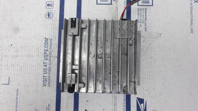 Telephone Amplifier Antenna Control Module BMW E66 745Li 2002 SYN9747A SYN9526 Motorola