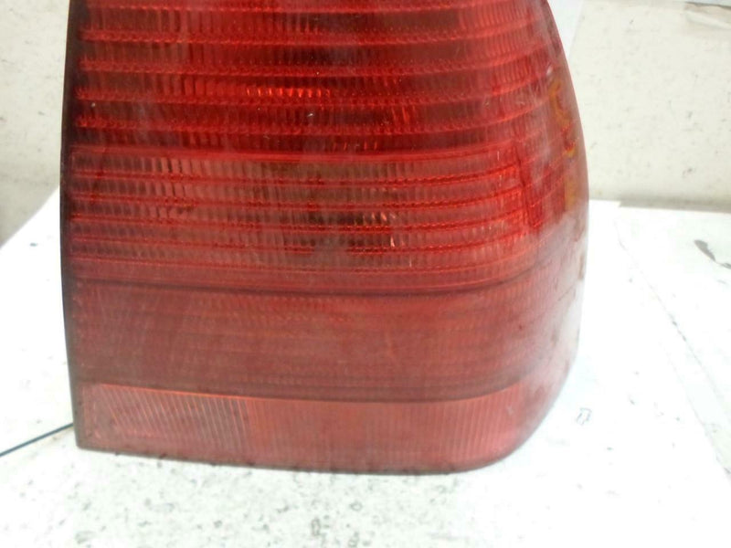 OEM Right Taillight Volkswagen Jetta 1999 2000 2001 2002 2003 1 J5 945 257